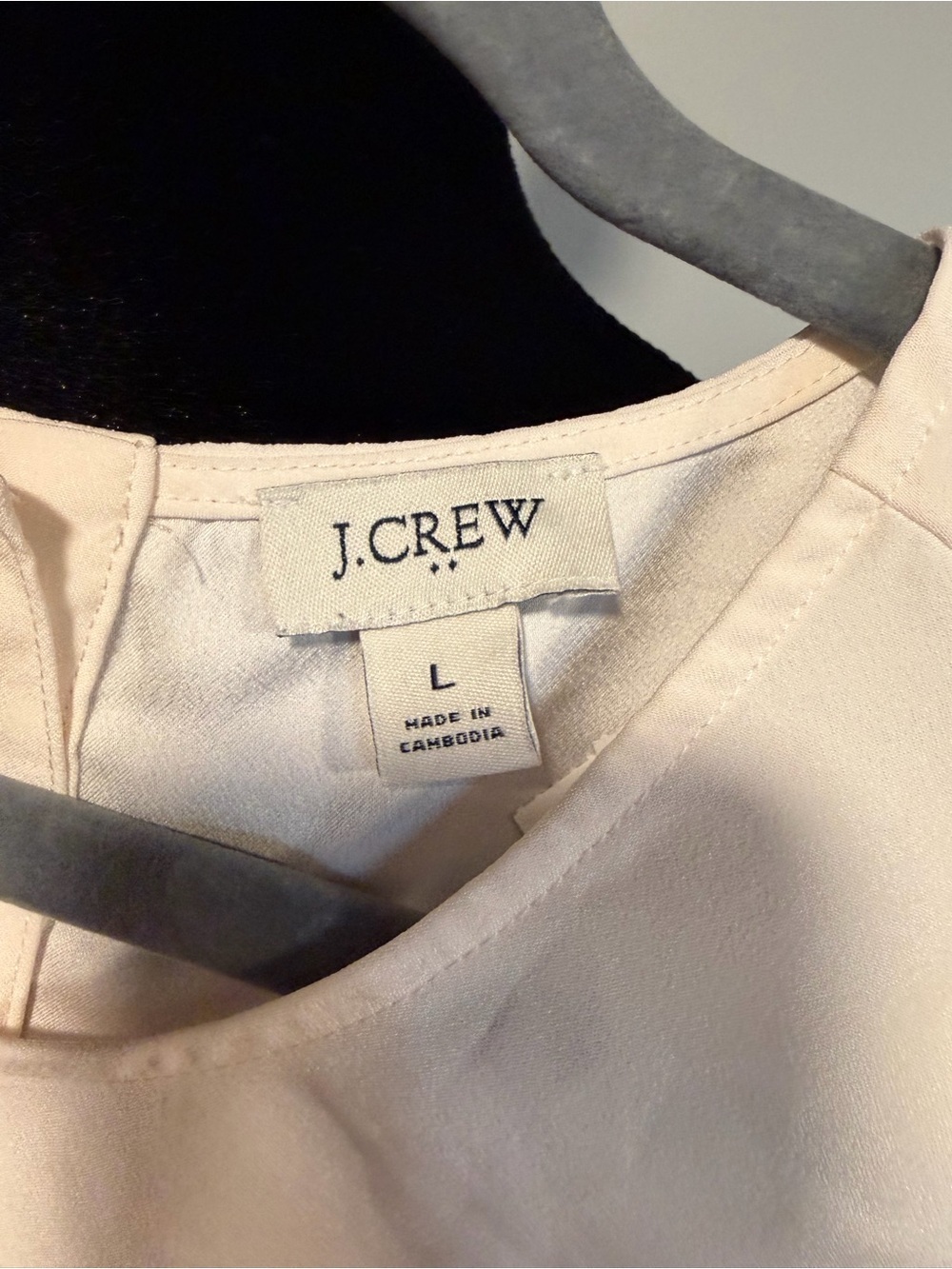 J. Crew Women’s Ivory Sleeveless Blouse Tank Top Button Back Size Large - Picture 2 of 3